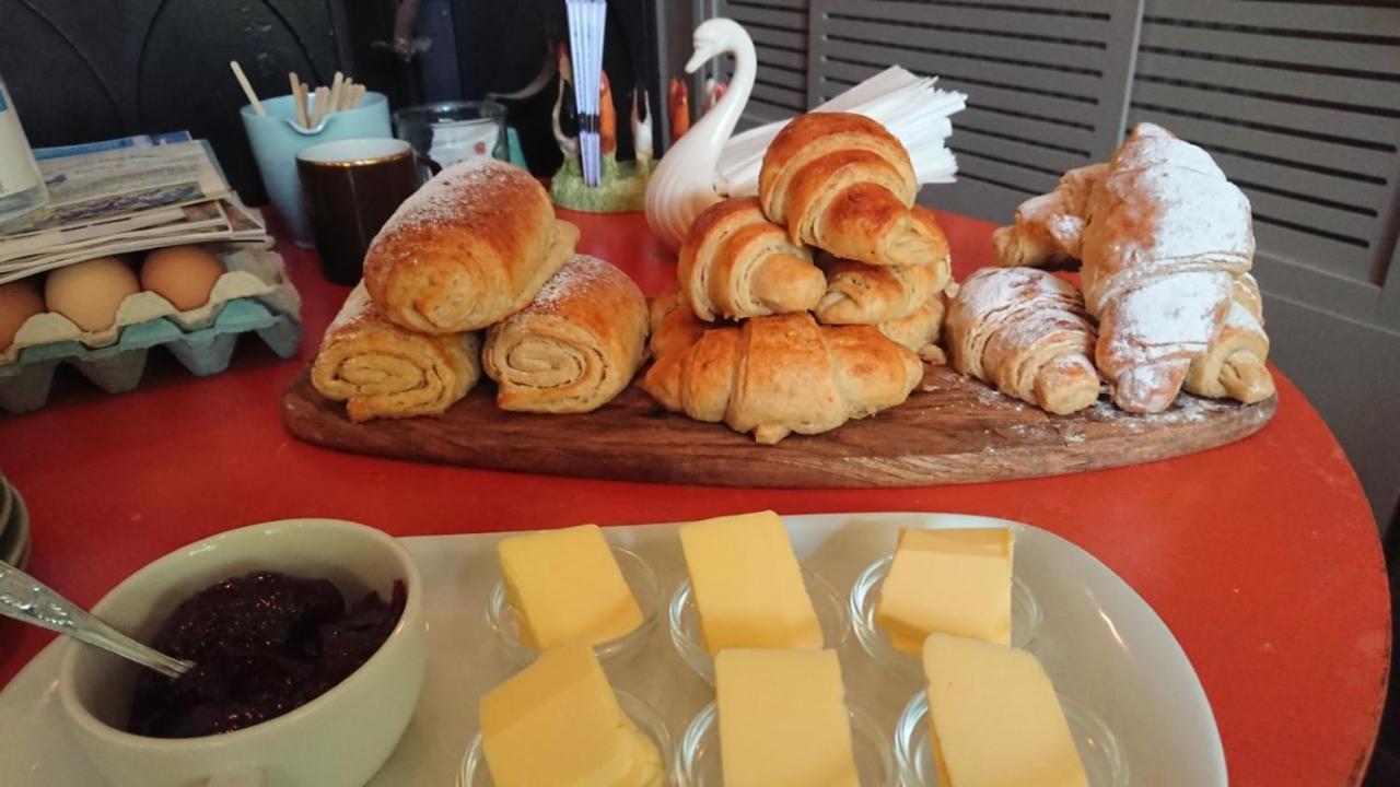 The Bear Bread Bakery B&B, Ensuite Rooms Above The Bakery, Colyton Экстерьер фото