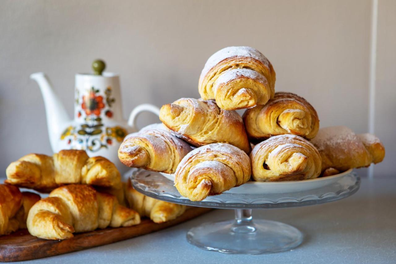 The Bear Bread Bakery B&B, Ensuite Rooms Above The Bakery, Colyton Экстерьер фото